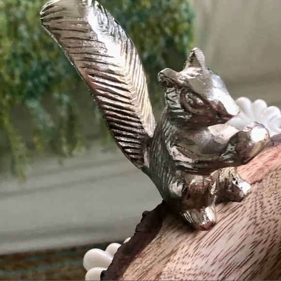 New! Sweet Silver Squirrel Solid Wood Nut Bowl Bark Like Wood - Picture 3 of 8